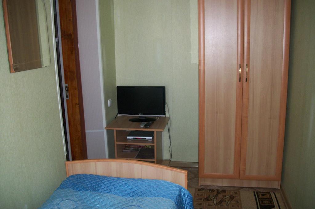 Hotel Enirest Karakol Habitación foto
